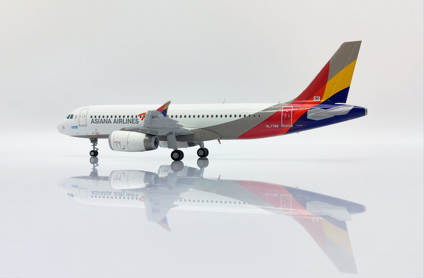 JC WINGS A320 ASIANA AIRLINES REG: HL7788