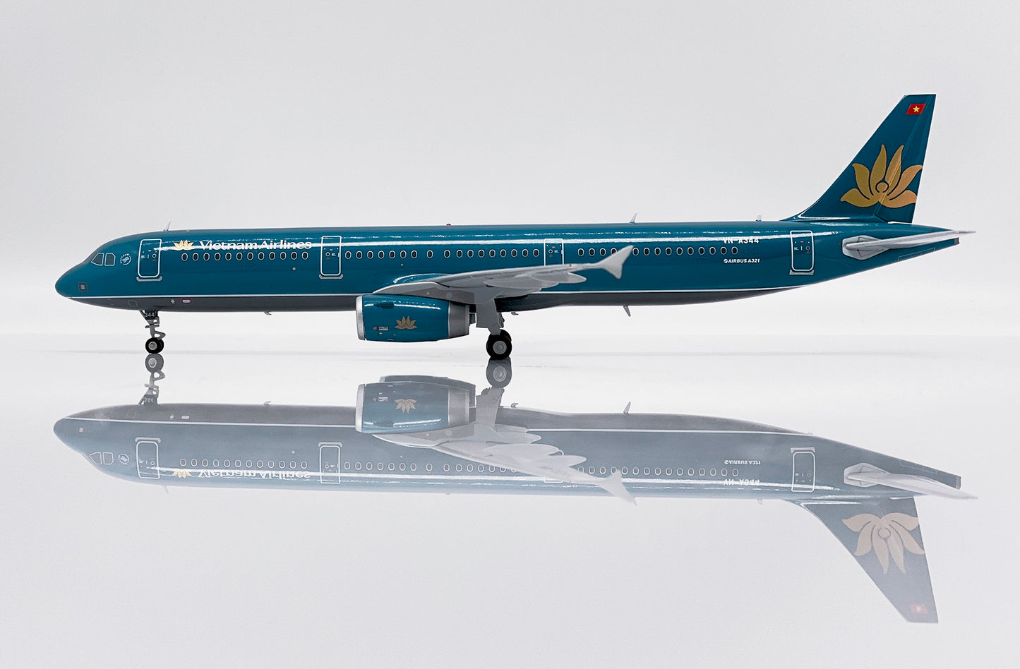 JC WINGS A321 VIETNAM AIRLINES REG: VN-A344