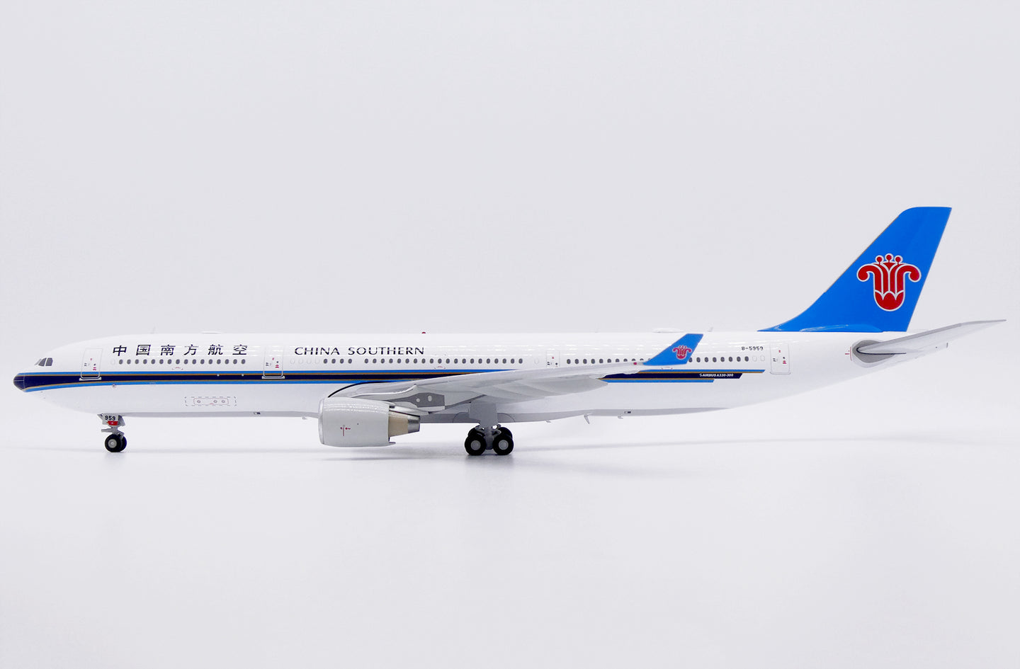 JC WINGS A330-300 CHINA SOUTHERN AIRLINES REG: B-5959