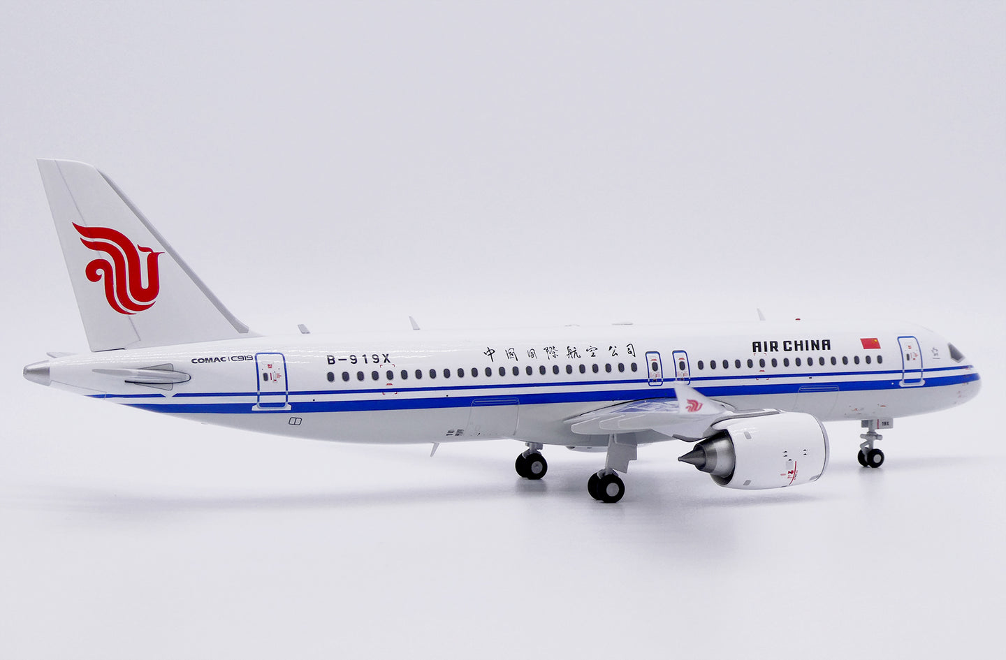 JC WINGS C919 AIR CHINA REG: B-919X WITH STAND