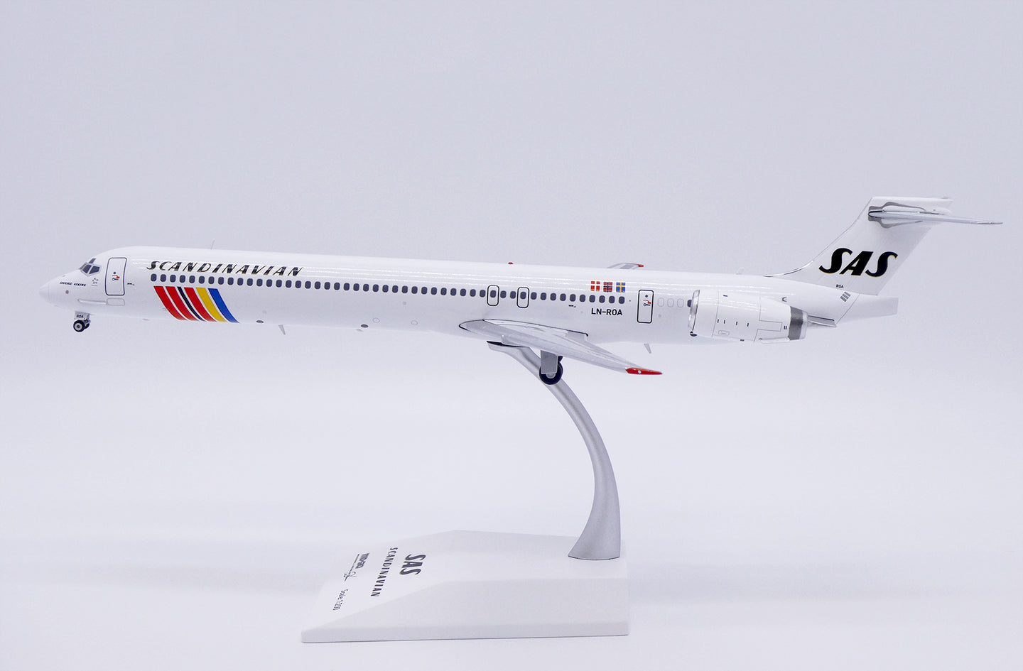 JC WINGS MD-90 OC SCANDINAVIAN AIRLINES (SAS) REG: LN-ROA