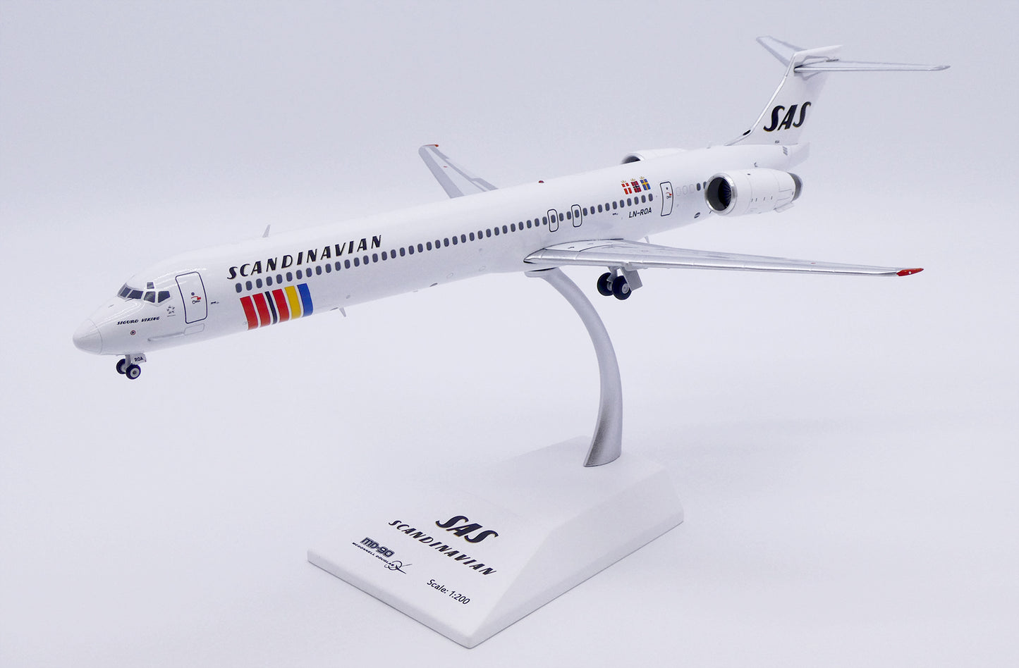 JC WINGS MD-90 OC SCANDINAVIAN AIRLINES (SAS) REG: LN-ROA