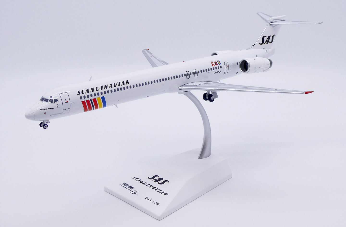 JC WINGS MD-90 OC SCANDINAVIAN AIRLINES (SAS) REG: LN-ROA