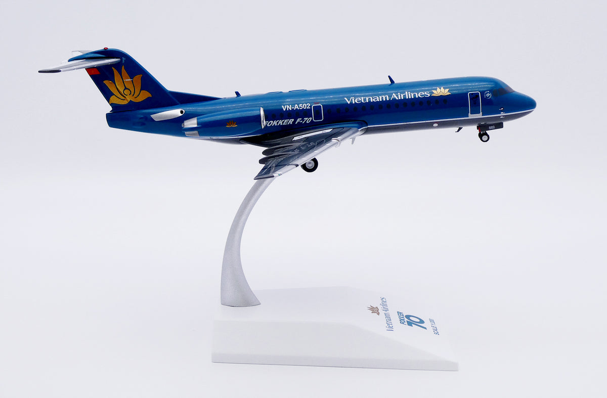 JC WINGS FOKKER 70 VIETNAM AIRLINES REG: VN-A502