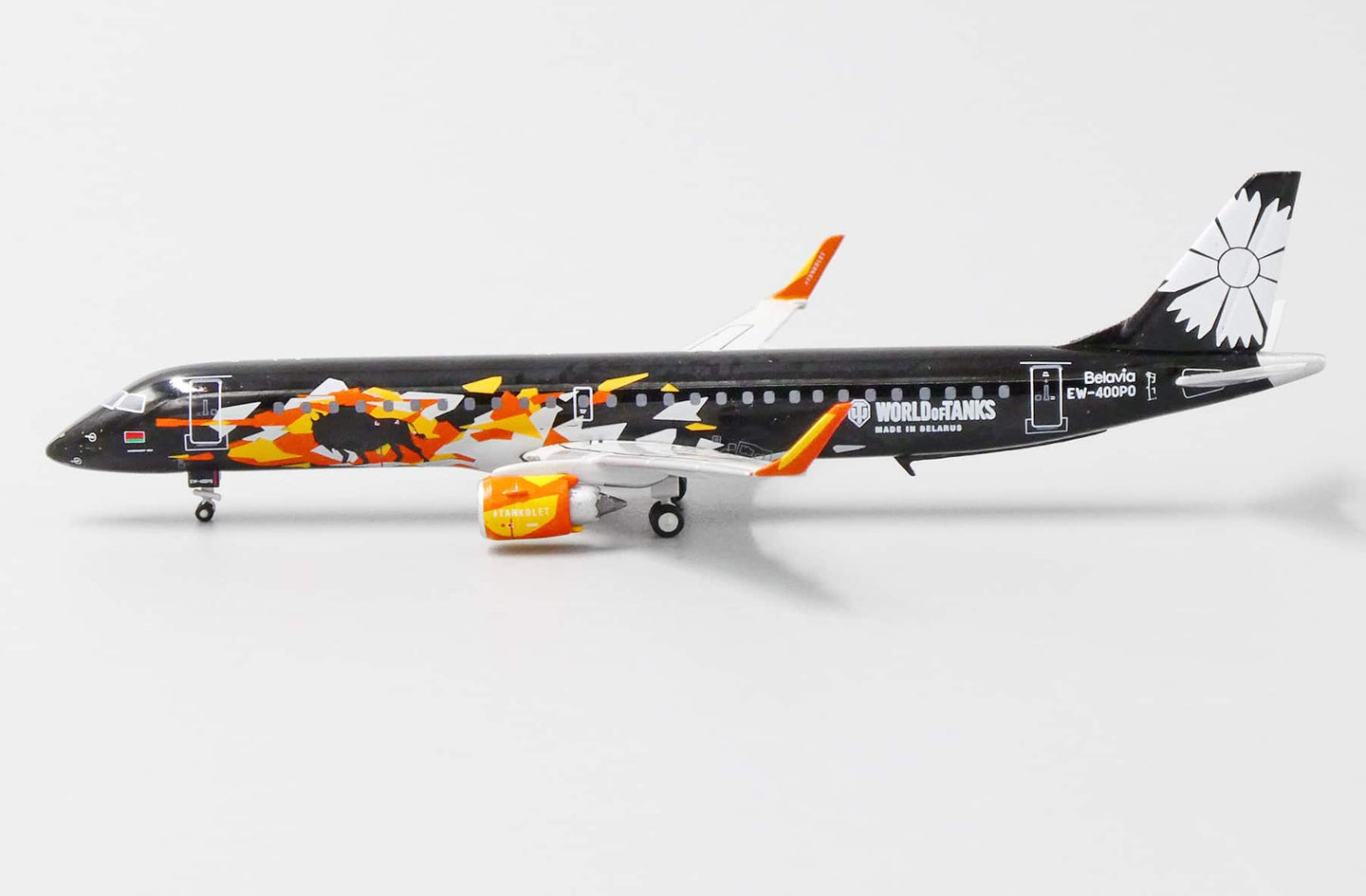 JC WINGS EMBRAER ERJ-195-200LR BELAVIA BELARUSIAN AIRLINES ‘WORLD OF TANKS’ REG: EW-400PO