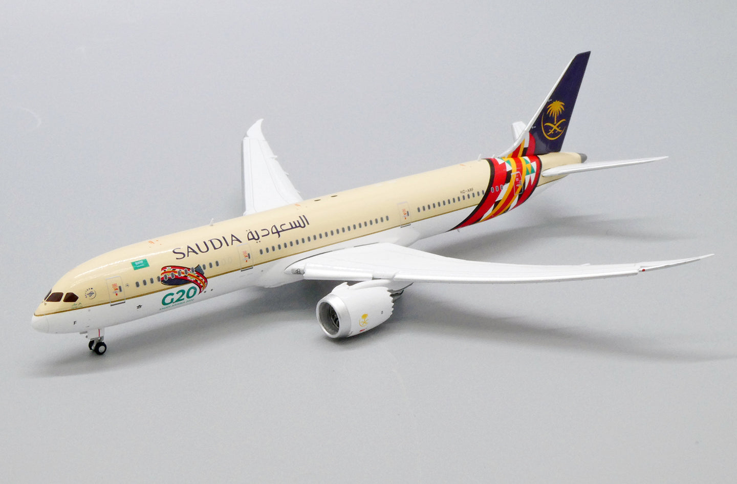 JC WINGS B787-9 SAUDI ARABIAN AIRLINES "G20 SAUDI ARABIA 2020" (FLAP DOWN) REG: HZ-ARF