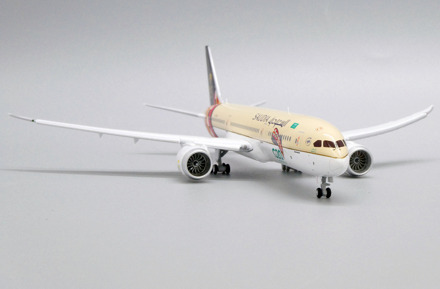 JC WINGS B787-9 SAUDI ARABIAN AIRLINES "G20 SAUDI ARABIA 2020" (FLAP DOWN) REG: HZ-ARF