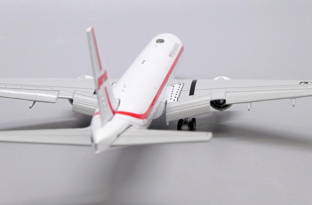 JCWINGS B777 GARUDA INDONESIA FLAP DOWN REG: PK-GIG