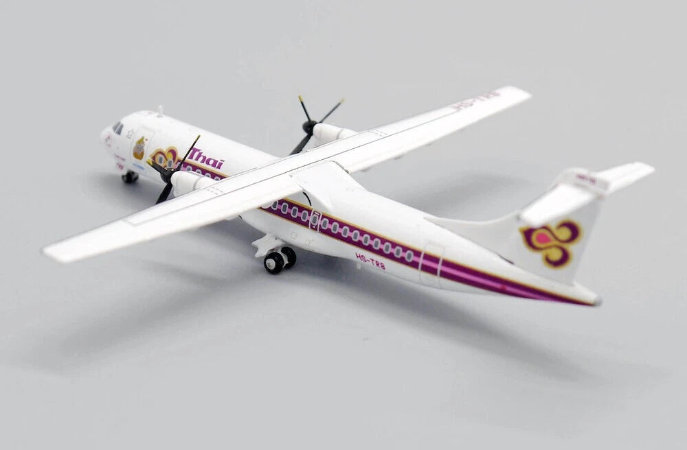 JCWINGS ATR 72-200 THAI AIRWAYS REG: HS-TRB