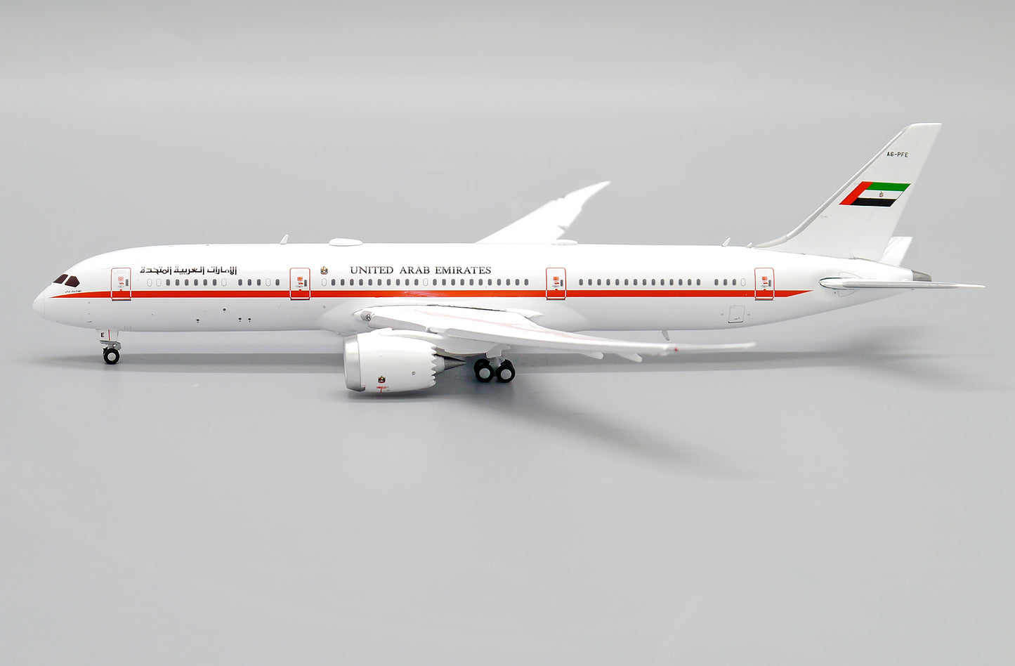JC WINGS B787-9 UAE ABU DHABI (FLAPS DOWN) REG: A6-PFE