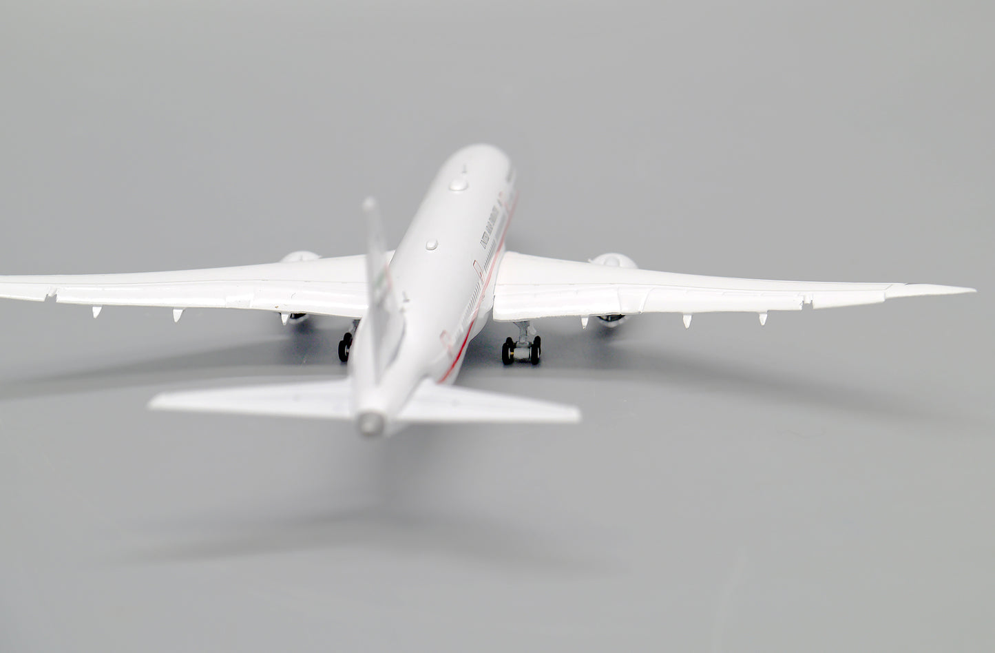 JC WINGS B787-9 UAE ABU DHABI (FLAPS DOWN) REG: A6-PFE