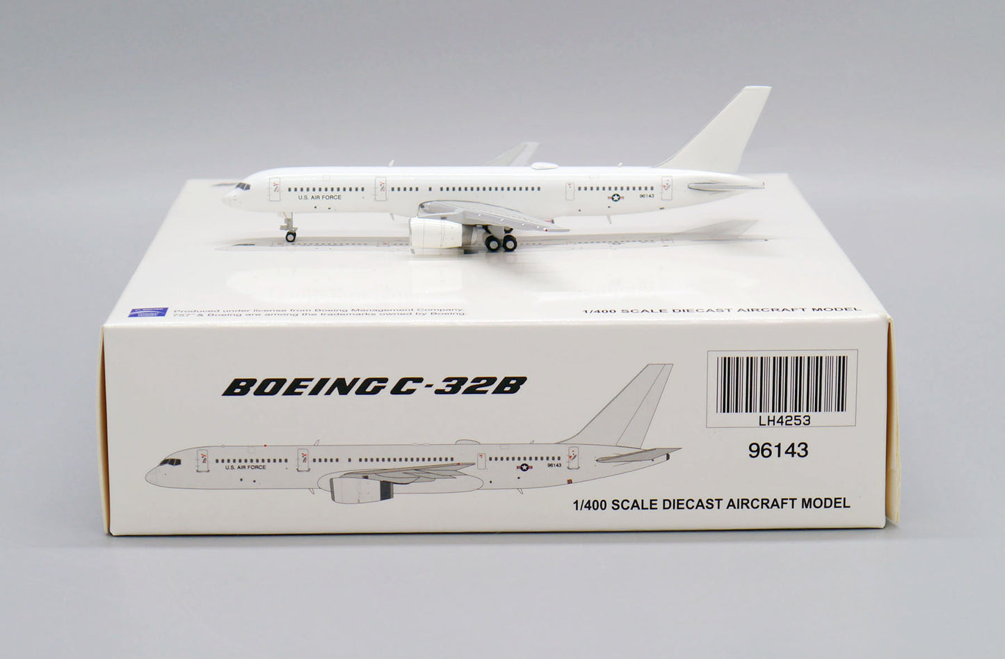 JC WINGS BOEING C-32B USAF REG: 99-6143