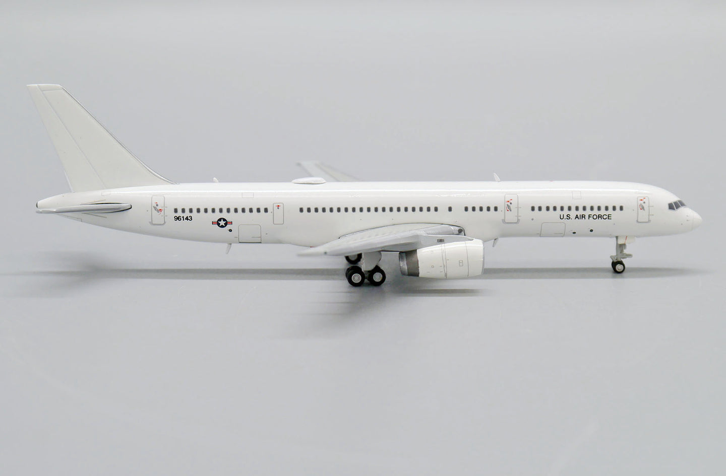 JC WINGS BOEING C-32B USAF REG: 99-6143