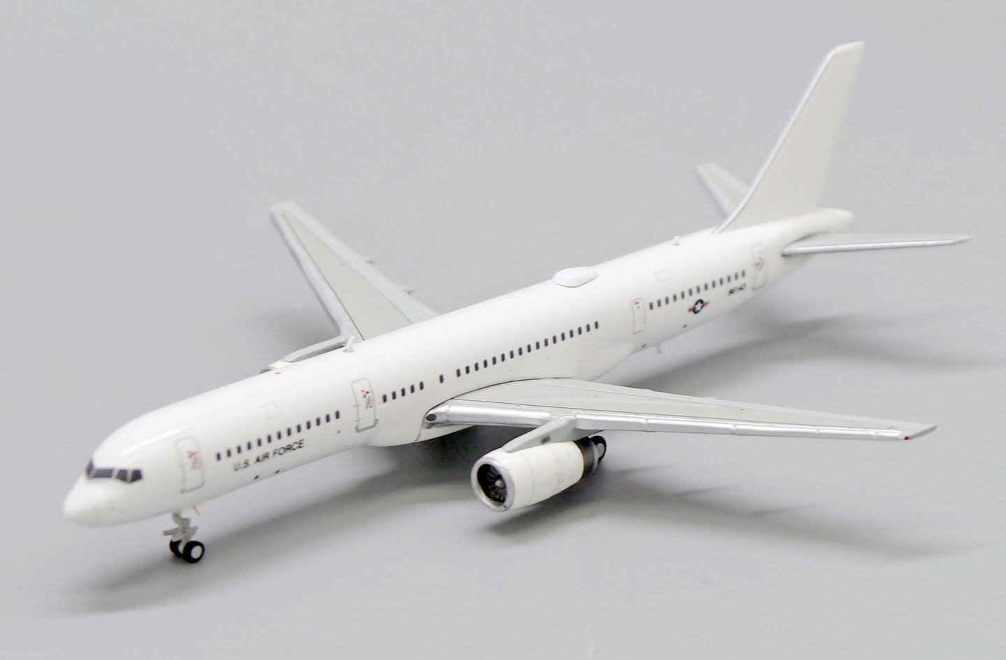 JC WINGS BOEING C-32B USAF REG: 99-6143