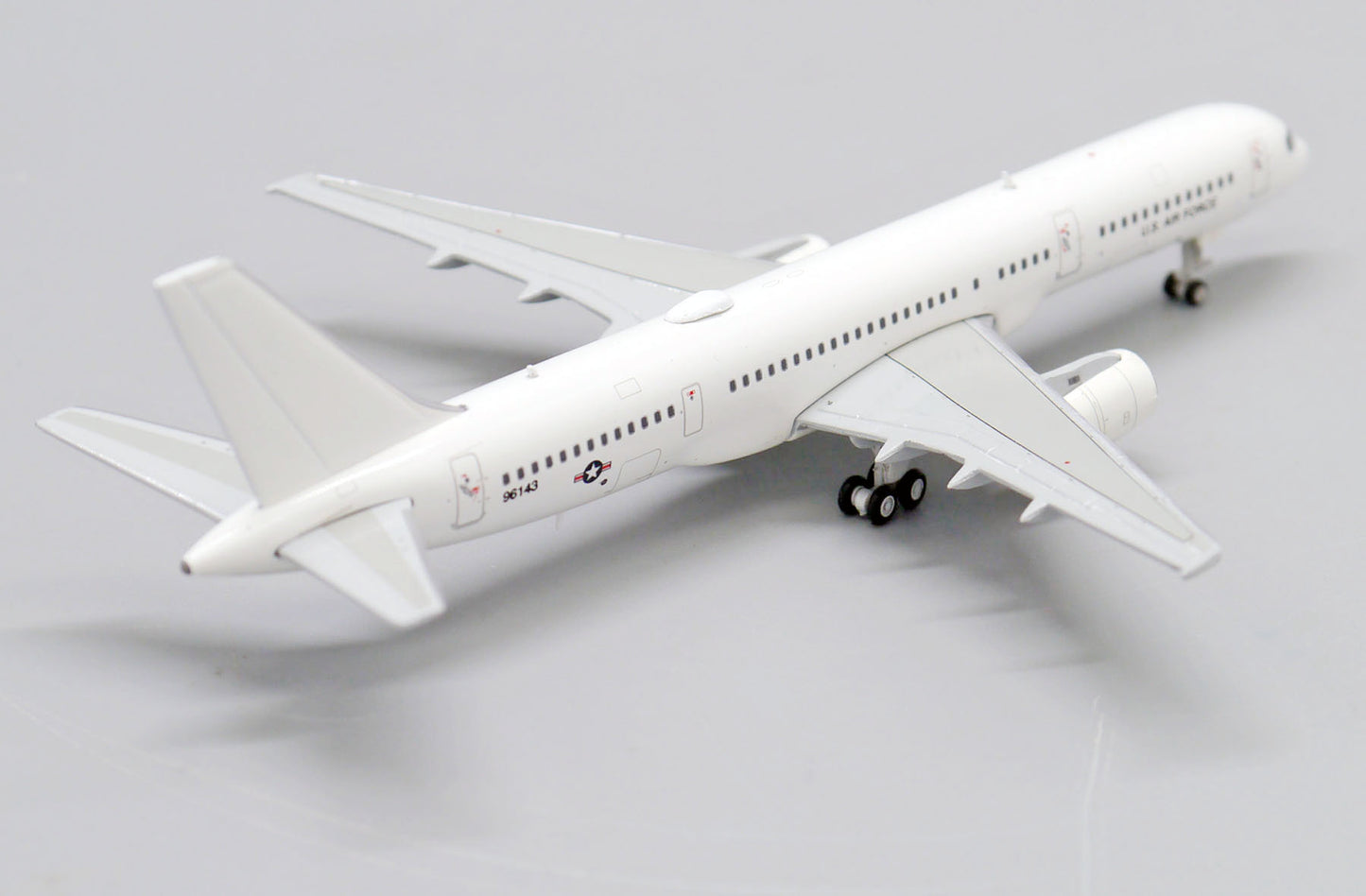 JC WINGS BOEING C-32B USAF REG: 99-6143