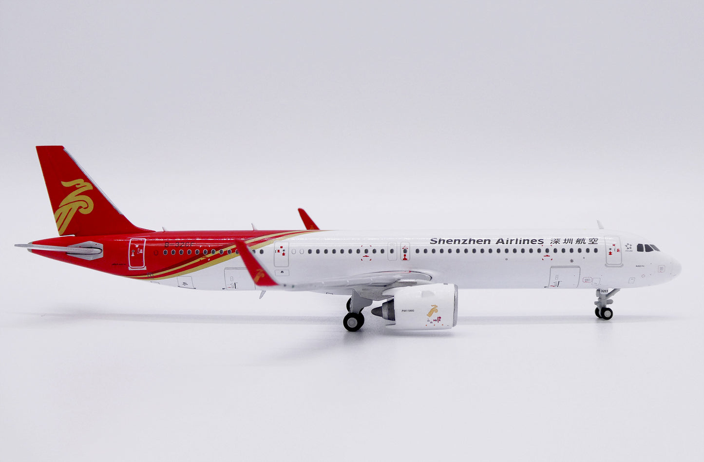 JC WINGS A321NEO SHENZHEN AIRLINES REG: B-32CF