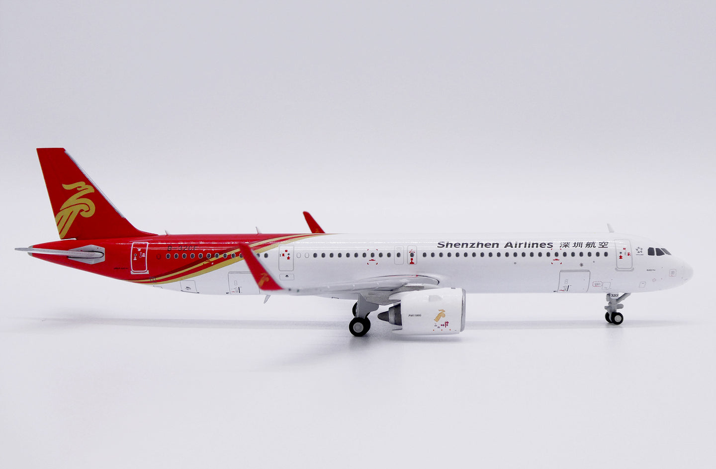 JC WINGS A321NEO SHENZHEN AIRLINES REG: B-32CF