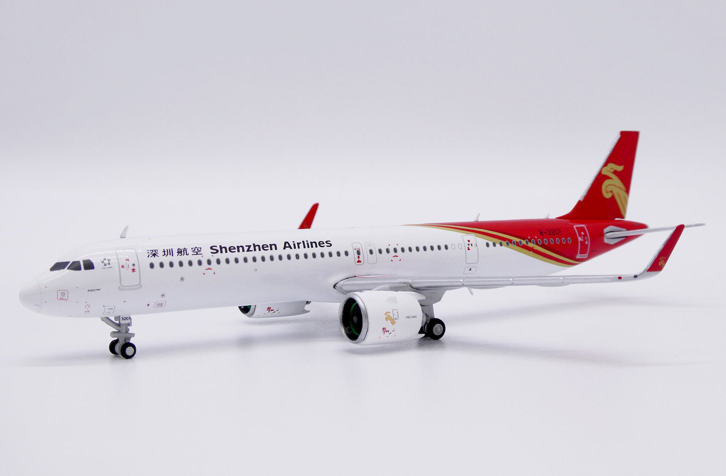 JC WINGS A321NEO SHENZHEN AIRLINES REG: B-32CF