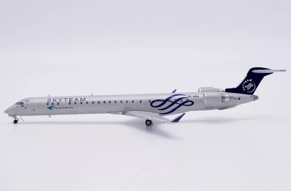 JC WINGS CRJ-1000ER SKYTEAM GARUDA INDONESIA REG: PK-GRA
