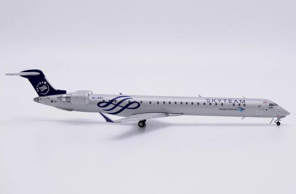 JC WINGS CRJ-1000ER SKYTEAM GARUDA INDONESIA REG: PK-GRA