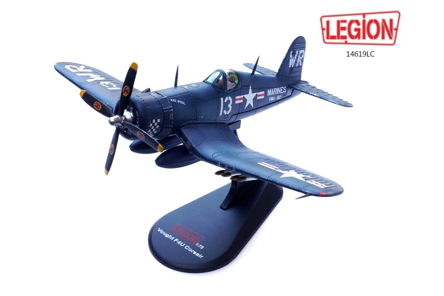 PANZERKAMPF F4U-4 CORSAIR USNAVY BU.NR. 97208 WR-13 OF VMA-312 USS BATAAN 1952