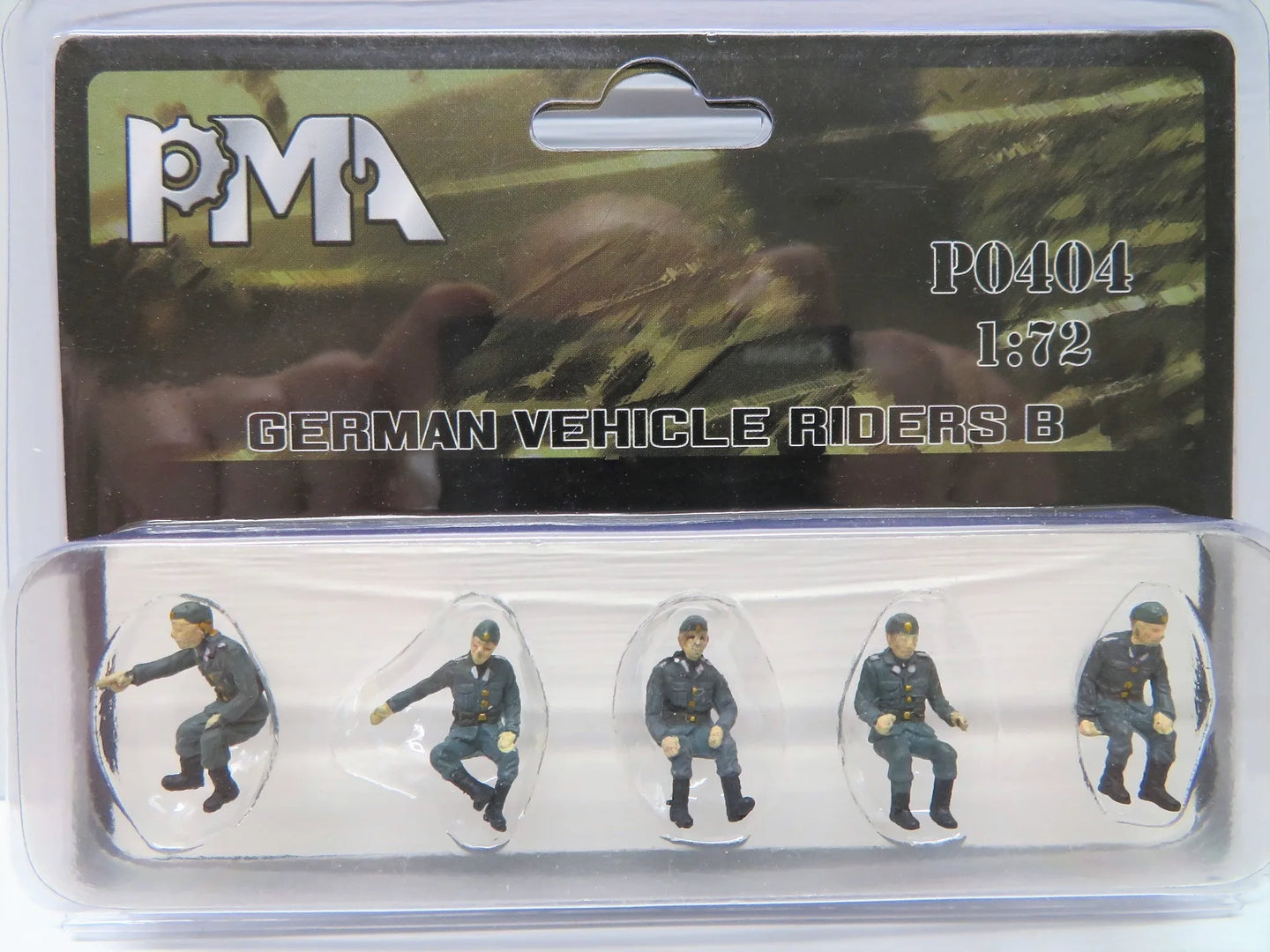 PRECISION MODEL ART GERMAN VEHICLE + 5 FIGURE SET