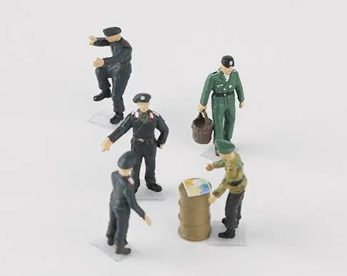 PRECISION MODEL ART GERMAN ARMOUR CREW A