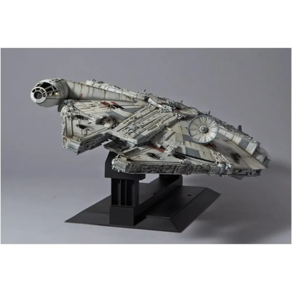 REVELL STAR WARS MILLENNIUM FALCON (PLASTIC KIT)