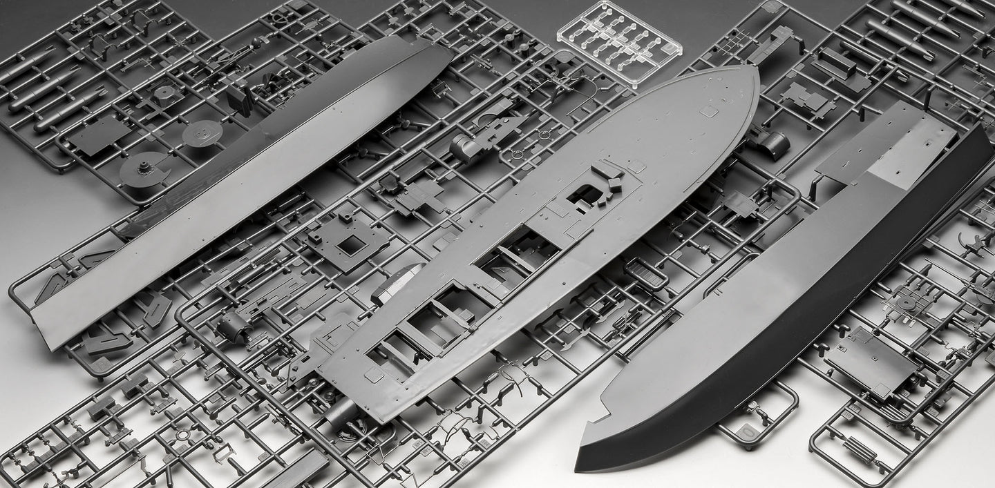 REVELL PATROL TORPEDO BOAT (PLASTIC KIT)