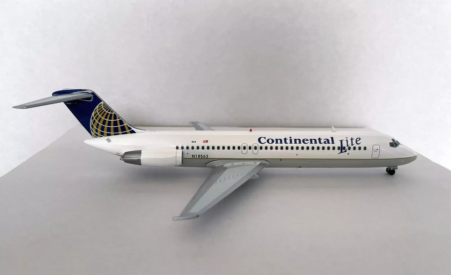 RETRO MODELS DC-9-30 CONTINENTAL LITE REG: N18563