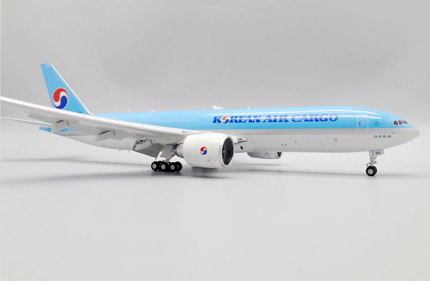 JC WINGS B777F KOREAN AIR CARGO REG: HL8251