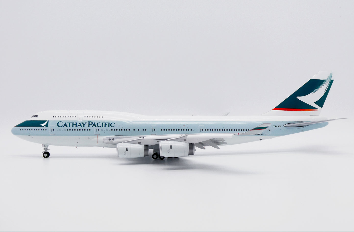 JC WINGS  B747-400 CATHAY PACIFIC (FLAPS DOWN) REG: VR-HOV