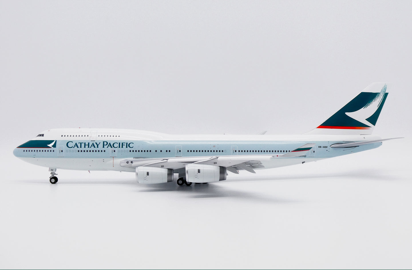JC WINGS  B747-400 CATHAY PACIFIC (FLAPS DOWN) REG: VR-HOV