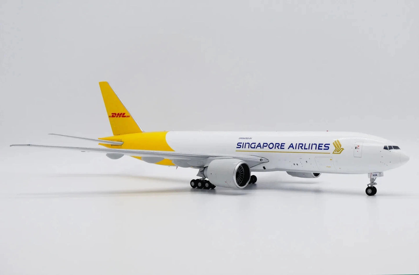 JC WINGS B777F DHL SINGAPORE AIRLINES REG: 9V-DHA
