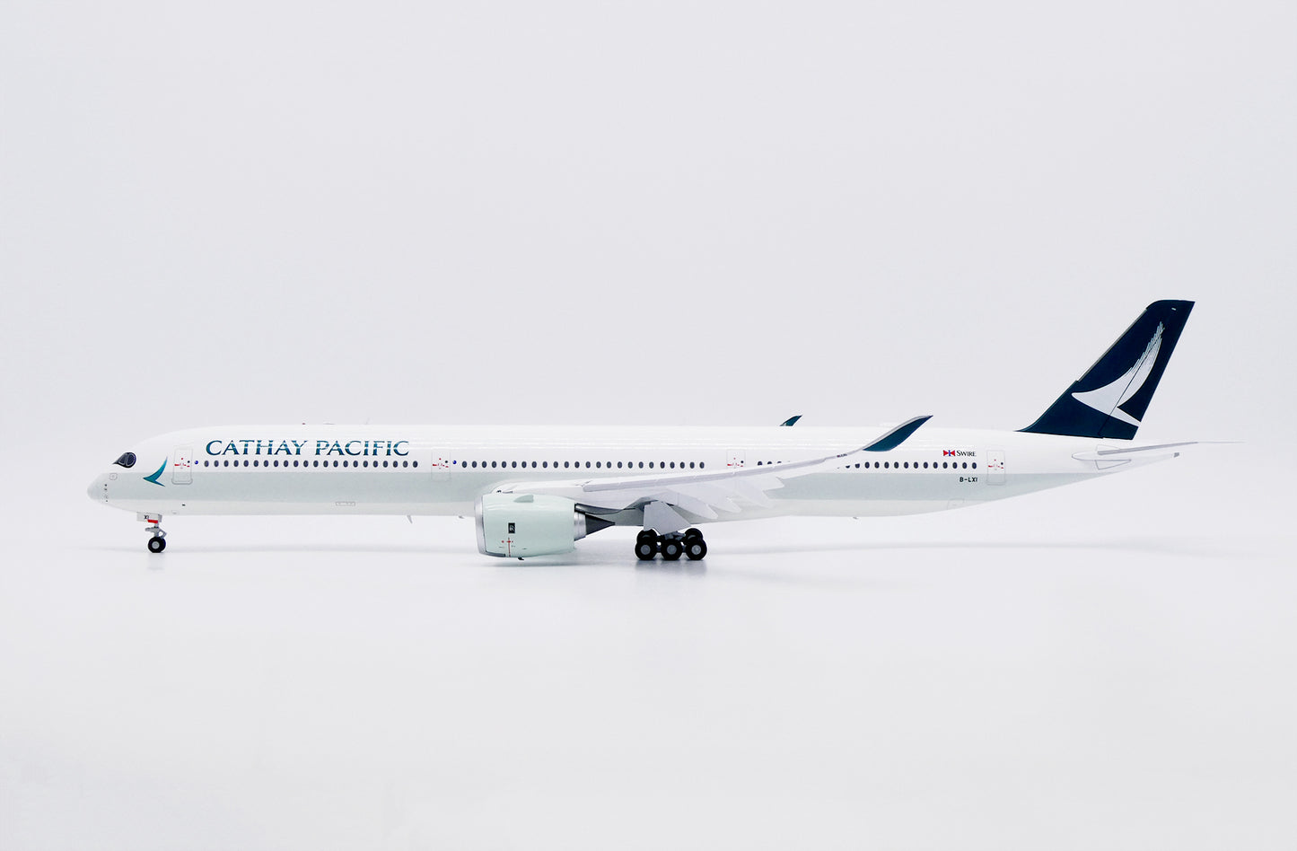 JC WINGS A350-1000XWB CATHAY PACIFIC "KAI TAK LOW PASS" (FLAPS DOWN) REG: B-LXI
