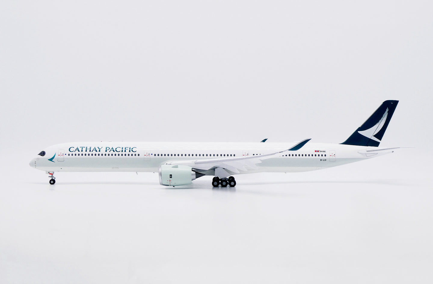 JC WINGS A350-1000XWB CATHAY PACIFIC "KAI TAK LOW PASS" (FLAPS DOWN) REG: B-LXI