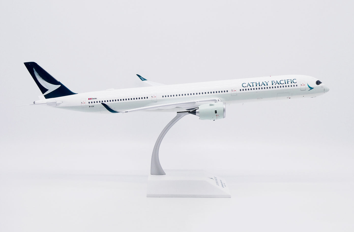 JC WINGS SA2110 1/200 A350-1000XWB CATHAY PACIFIC "KAI TAK LOW PASS" REG: B-LXI