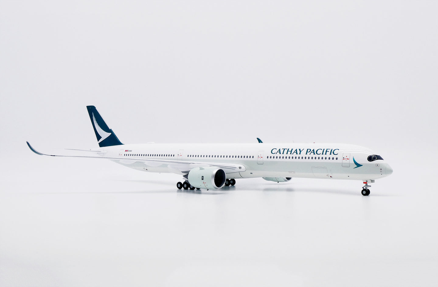 JC WINGS SA2110 1/200 A350-1000XWB CATHAY PACIFIC "KAI TAK LOW PASS" REG: B-LXI