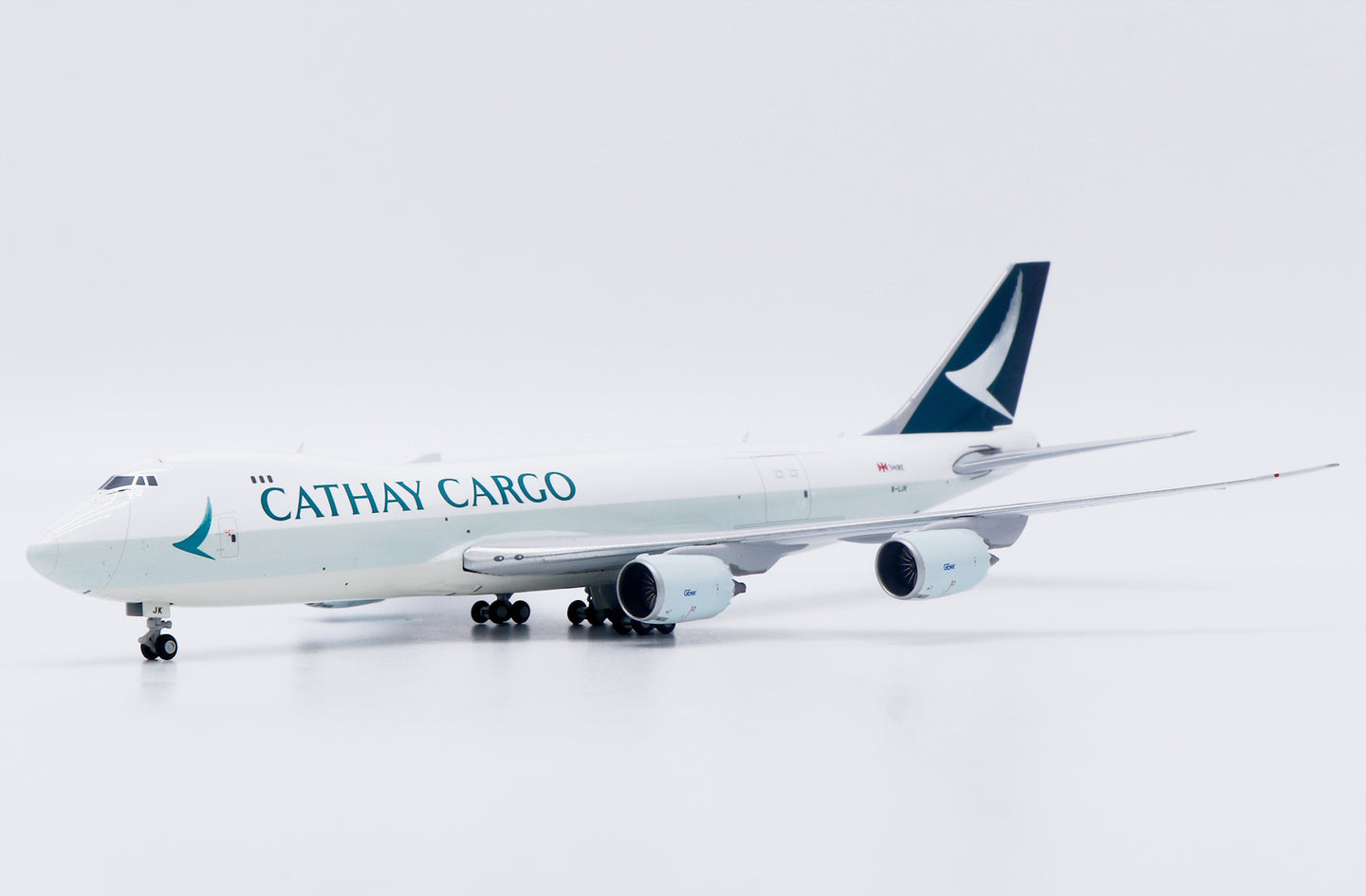 JC WINGS B747-8F CATHAY CARGO "NEW TITLES" REG: B-LJK