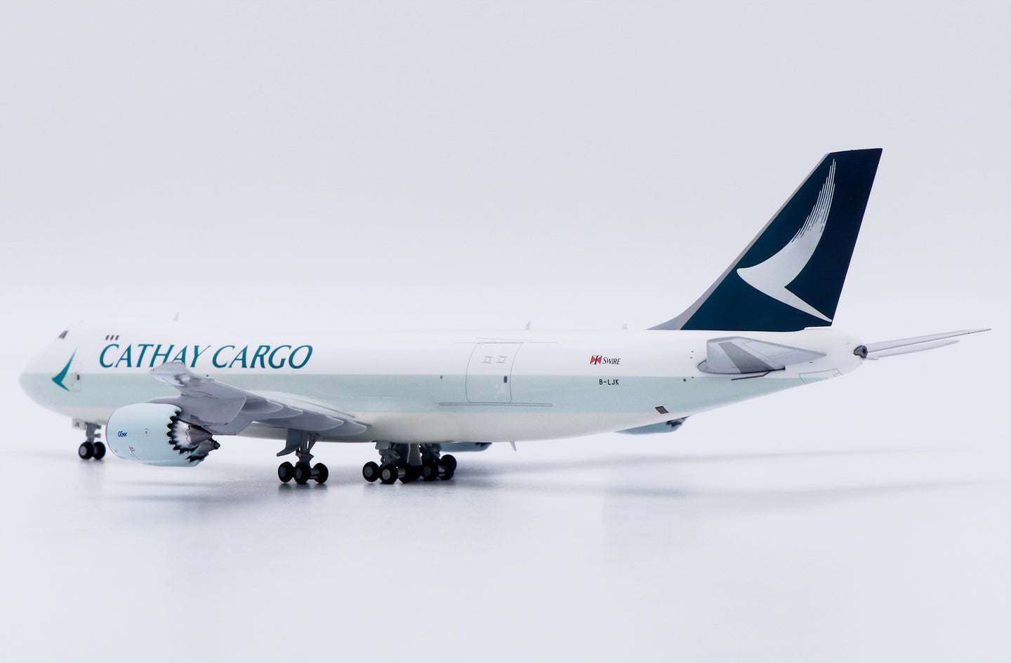 JC WINGS B747-8F CATHAY CARGO "NEW TITLES" REG: B-LJK