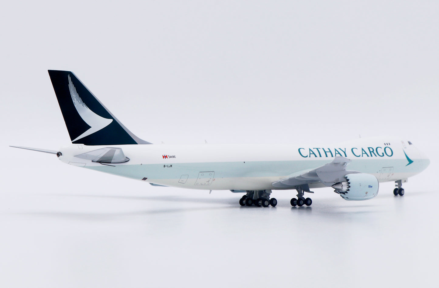 JC WINGS B747-8F CATHAY CARGO "NEW TITLES" REG: B-LJK