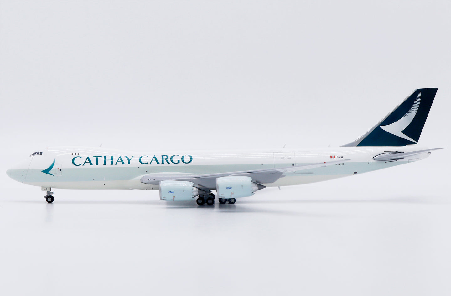 JC WINGS B747-8F CATHAY CARGO "NEW TITLES" REG: B-LJK