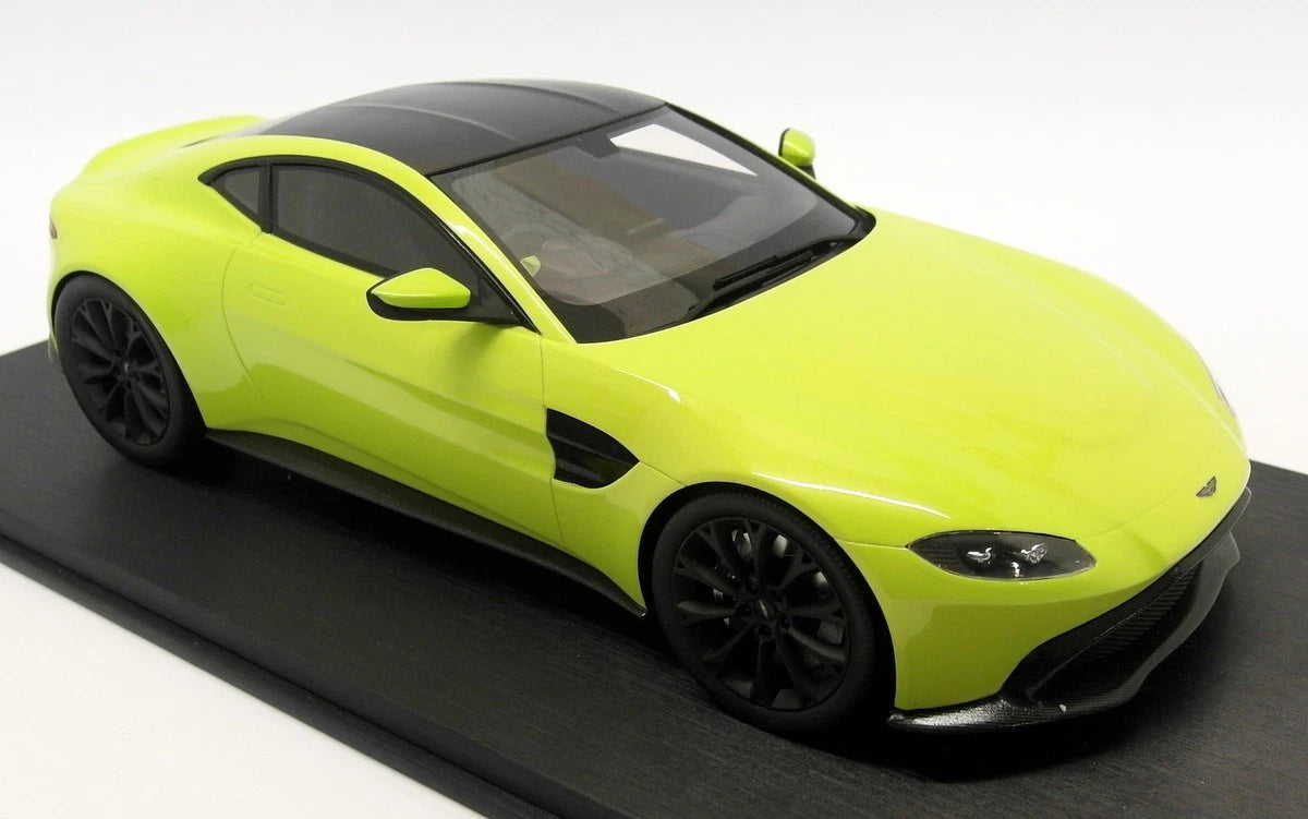 TOPSPEED 2018 ASTON MARTIN 2018 VANTAGE LIME ESSENCE