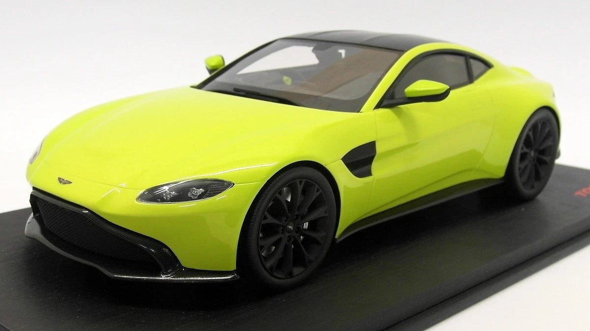 TOPSPEED 2018 ASTON MARTIN 2018 VANTAGE LIME ESSENCE