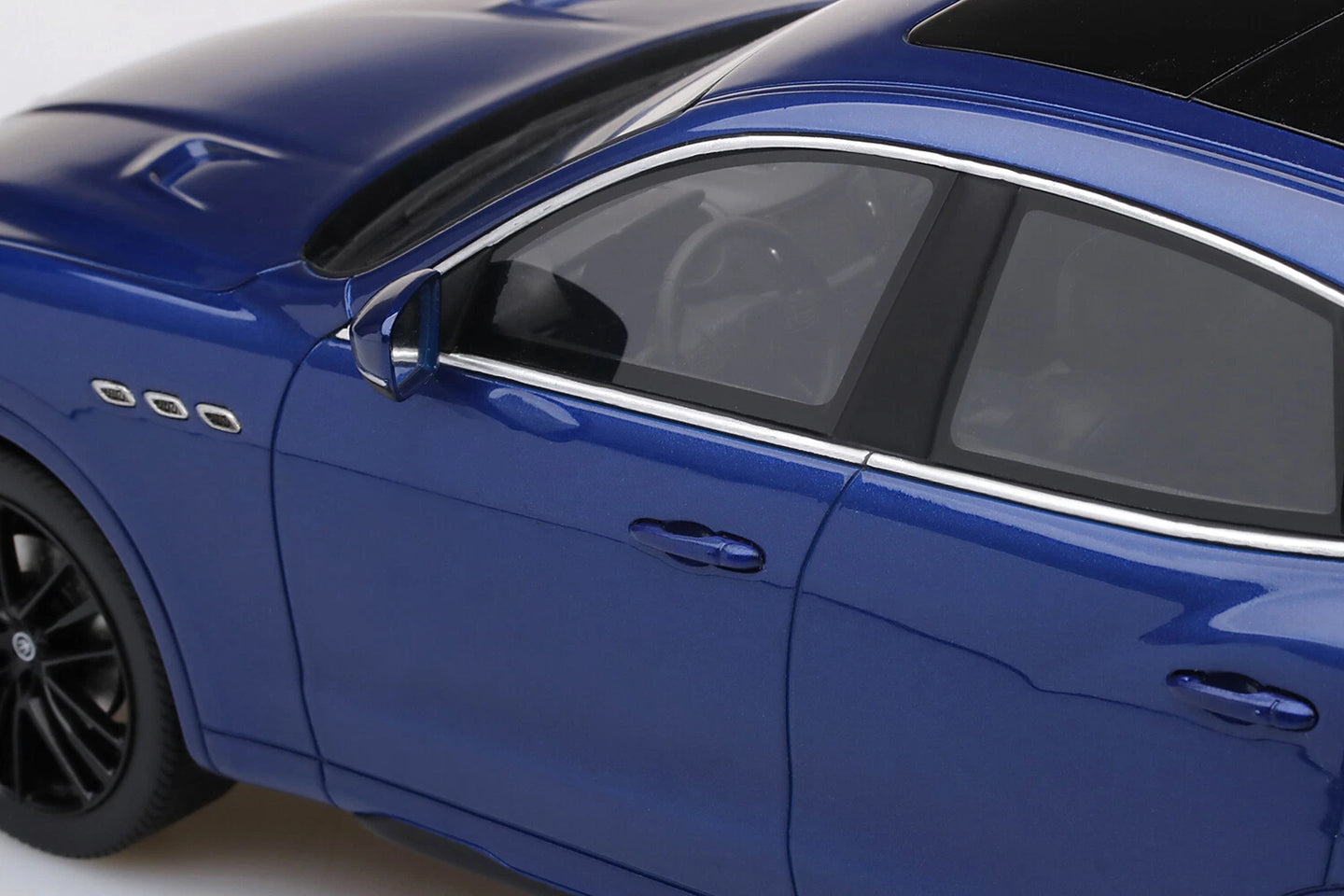 TOPSPEED MASERATI LEVANTE TROFEO BLU