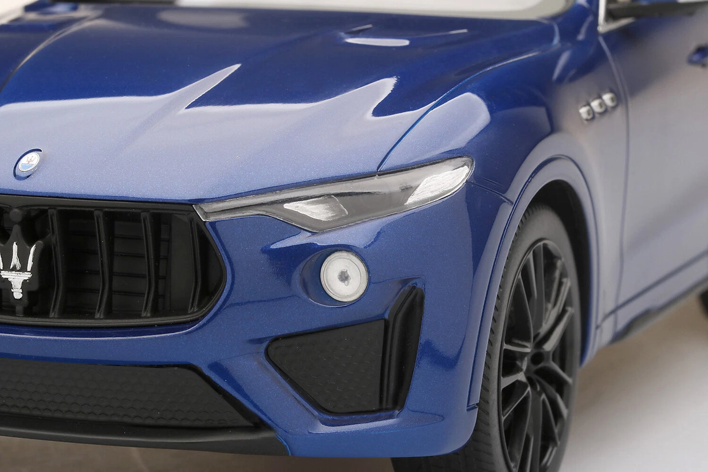 TOPSPEED MASERATI LEVANTE TROFEO BLU