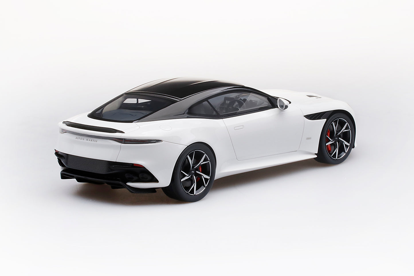TOPSPEED ASTON MARTIN DBS SUPPERLEGGERA STRATUS WHITE