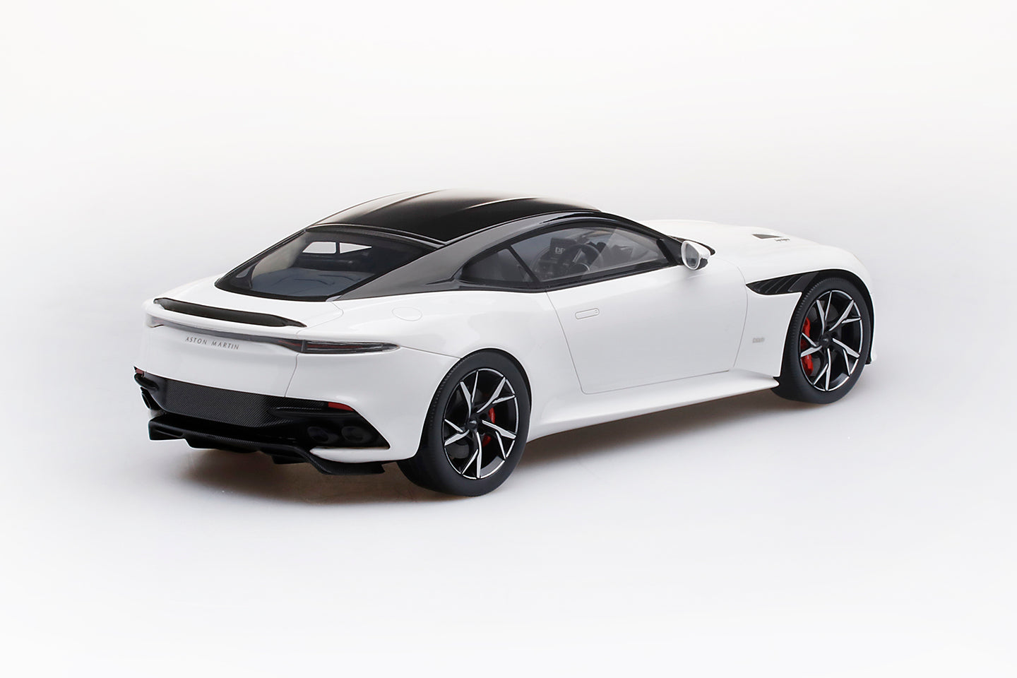 TOPSPEED ASTON MARTIN DBS SUPPERLEGGERA STRATUS WHITE