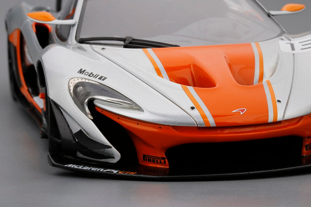 TRUESCALE MINIATURES MCLAREN P1-GTR NO.13 2015 SILVER / ORANGE (RESIN)