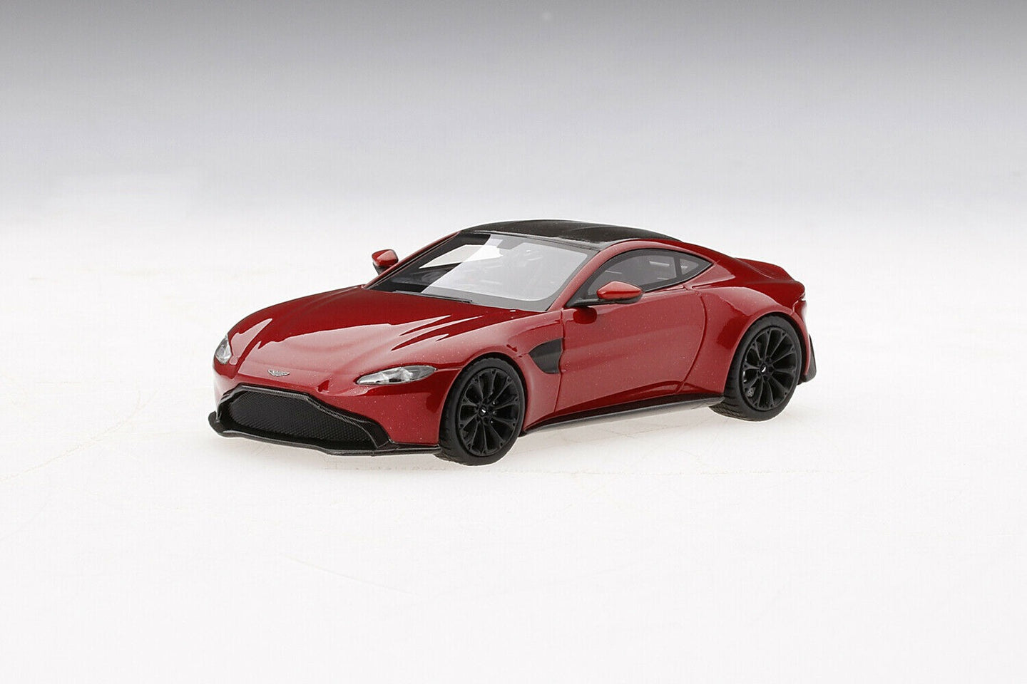 TRUESCALE MINIATURES 2018 ASTON MARTIN AM6 VANTAGE, HYPER RED (RESIN)
